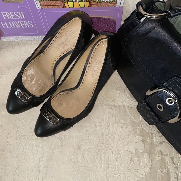 Coach classical black pumps size 6 1/2 - Picture 1 of 11
